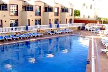 马克索拉塔海滩公寓酒店 3*