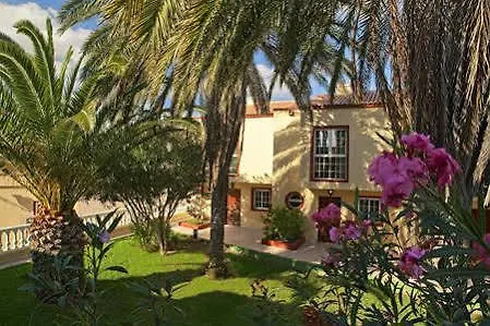 马克索拉塔海滩公寓酒店 3*